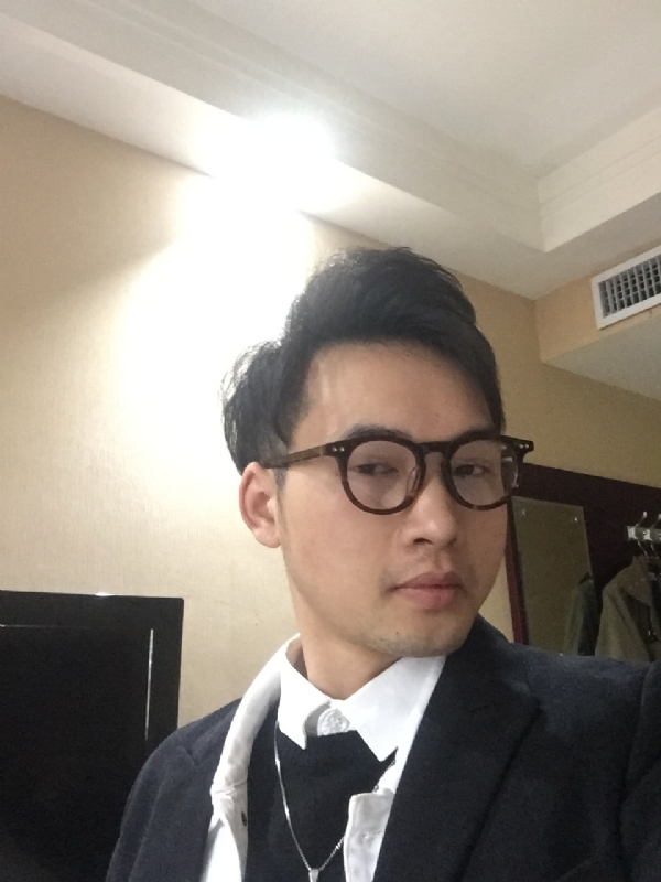 曾亮的第一张照片--信阳相亲服务中心