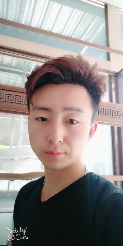 拼命微笑的第二张照片--信阳相亲服务中心