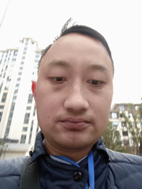 老男人的第一张照片--信阳相亲服务中心
