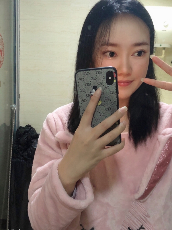 叶落知秋的第一张照片--信阳相亲服务中心