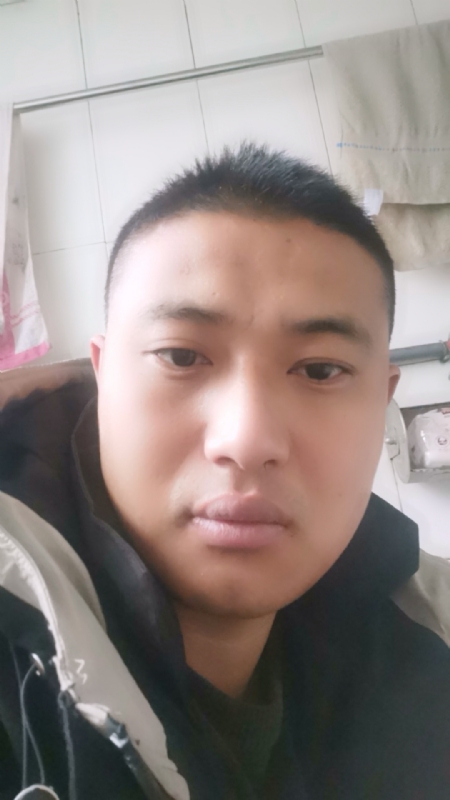 烟花再美不过瞬间的第一张照片--信阳相亲服务中心