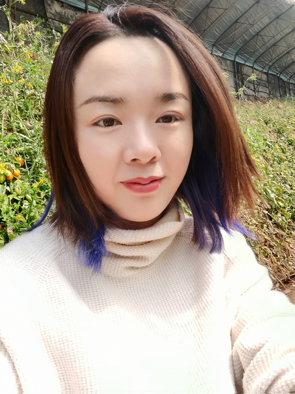 欣欣向荣的第一张照片--信阳相亲服务中心