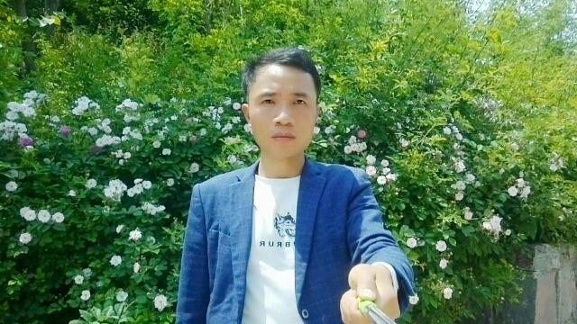 一生何求的第一张照片--信阳相亲服务中心