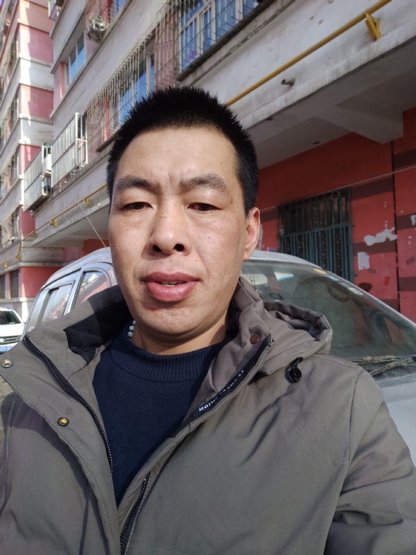 华哥的第一张照片--信阳相亲服务中心