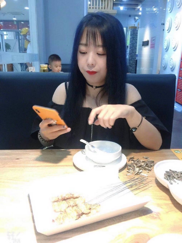 程程的第一张照片--信阳相亲服务中心
