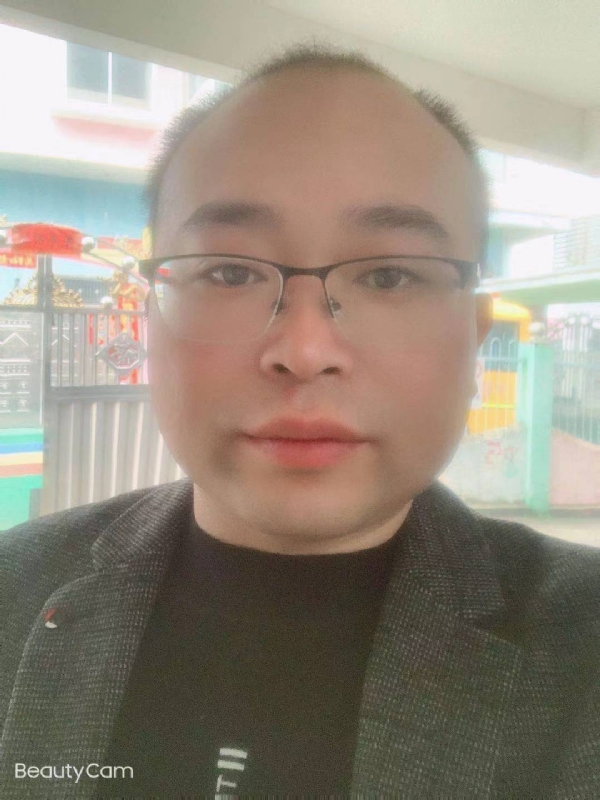 海阔凭鱼跃的第一张照片--信阳相亲服务中心