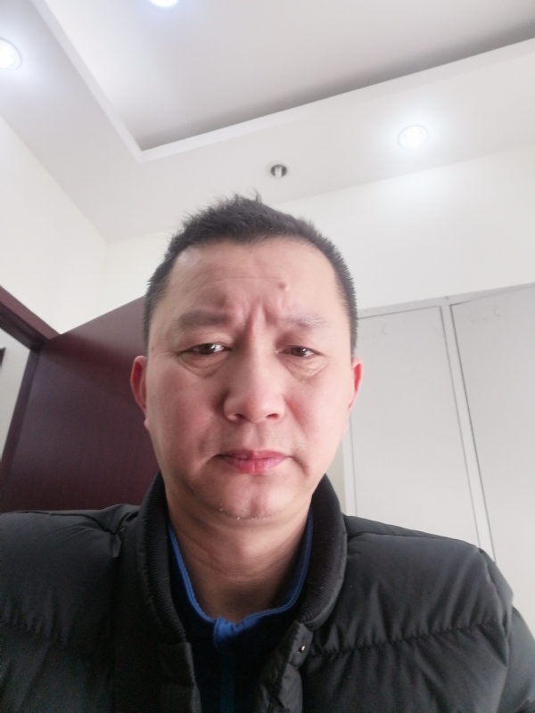 相视而笑的第一张照片--信阳相亲服务中心
