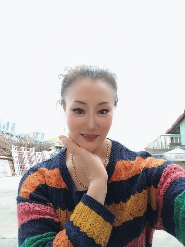 燕子的第四张照片--信阳相亲服务中心