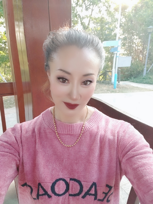 燕子的第五张照片--信阳相亲服务中心