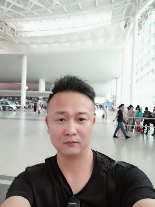 一叶知秋的第一张照片--信阳相亲服务中心