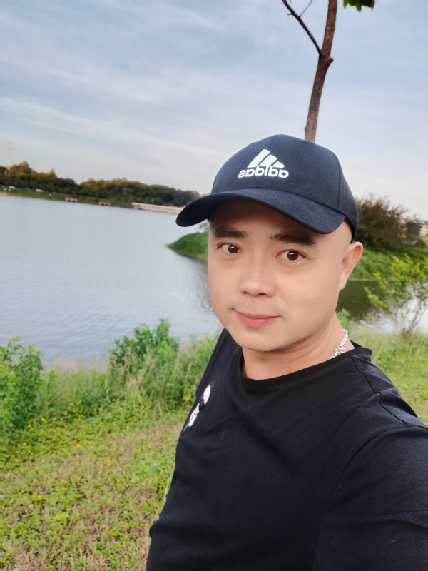 石头哥的第一张照片--信阳相亲服务中心