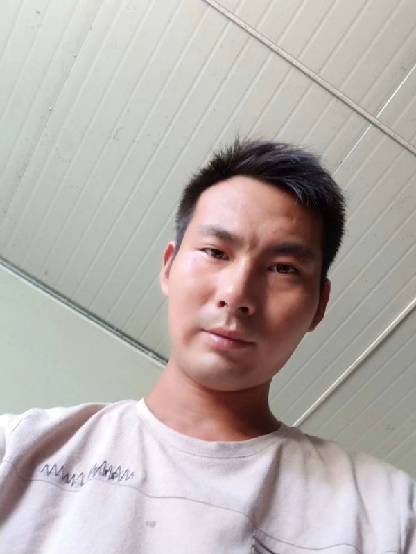 快乐肥宅水的第一张照片--信阳相亲服务中心