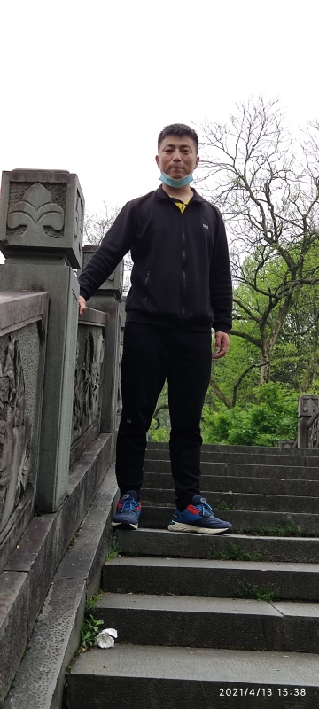 翁的第一张照片--信阳相亲服务中心