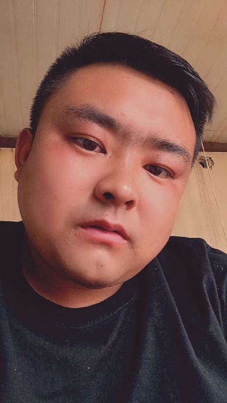 爱我所爱的第一张照片--信阳相亲服务中心