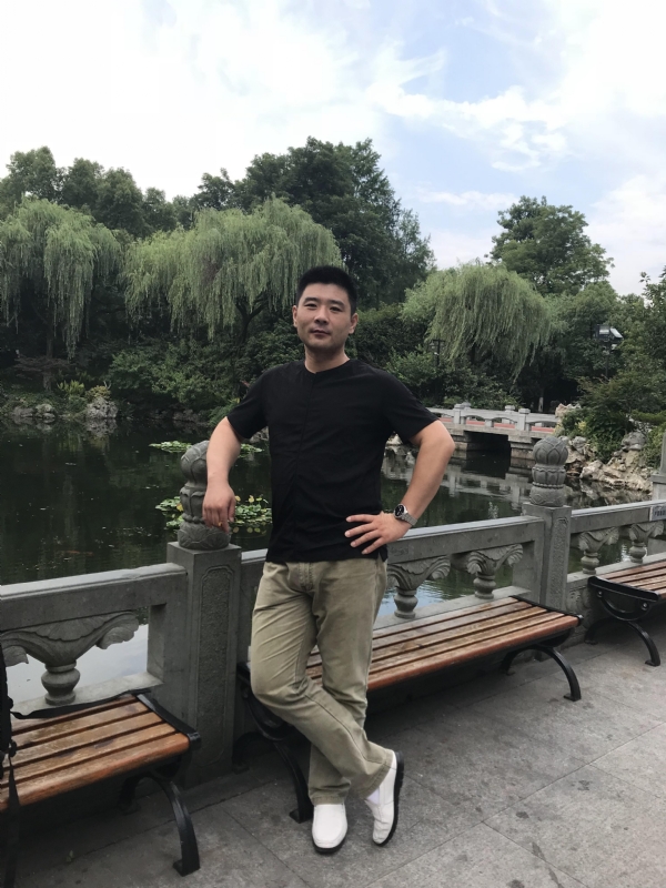 未来可期的第一张照片--信阳相亲服务中心