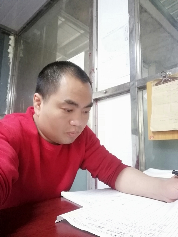 小吴的第一张照片--信阳相亲服务中心