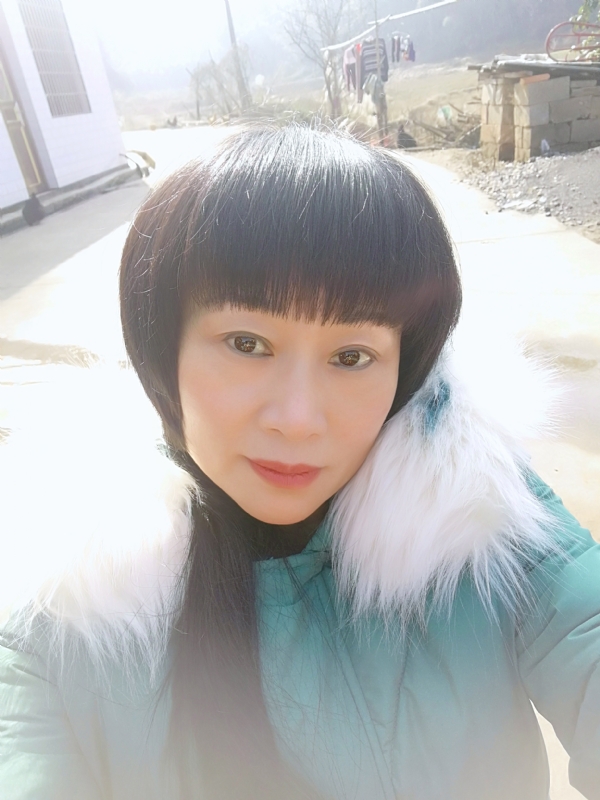 金鱼儿的第一张照片--信阳相亲服务中心