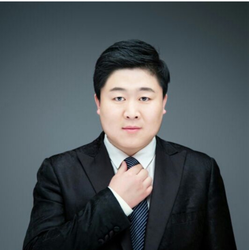 迷途小书童的第一张照片--信阳相亲服务中心