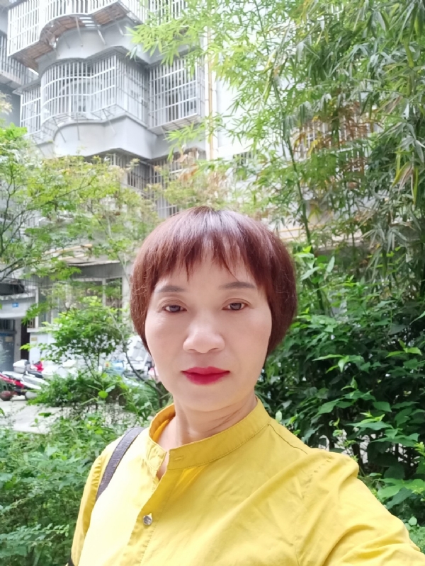 小瓶子的第二张照片--信阳相亲服务中心