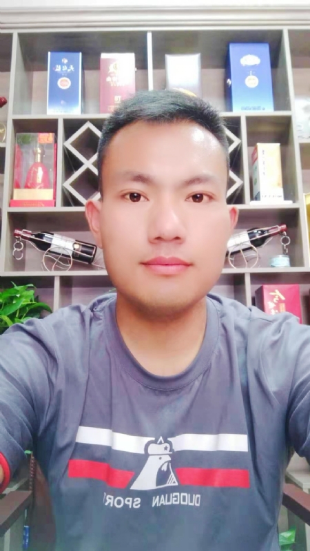 钱乾的第一张照片--信阳相亲服务中心