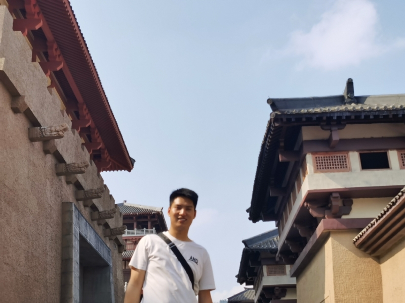 咸鱼不闲的第二张照片--信阳相亲服务中心