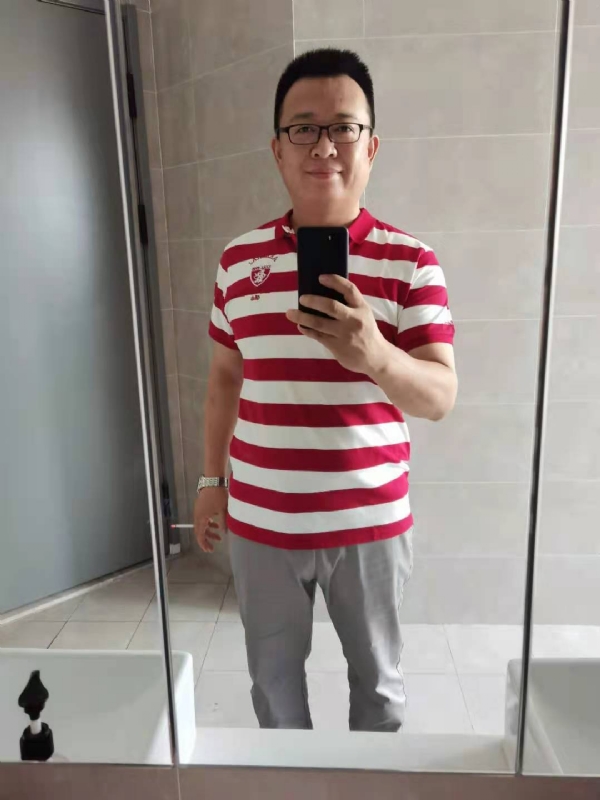 行走的打桩机的第一张照片--信阳相亲服务中心