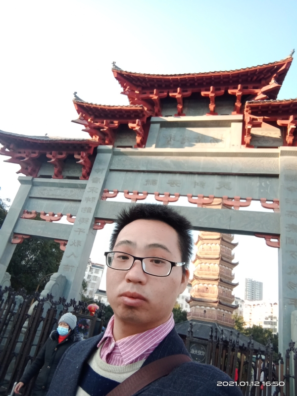 碧血丹心的第一张照片--信阳相亲服务中心