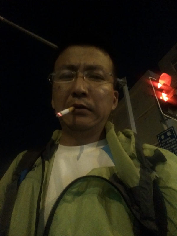 认真的生活的第一张照片--信阳相亲服务中心