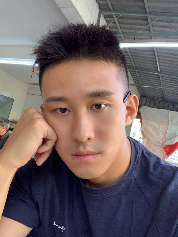 相见恨晚的第二张照片--信阳相亲服务中心