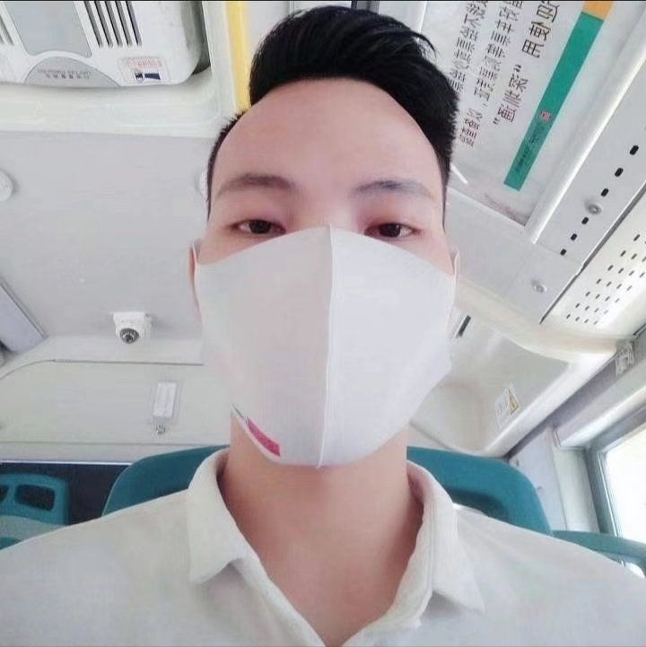 摆渡者的第一张照片--信阳相亲服务中心
