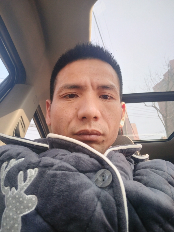 青春不长在的第一张照片--信阳相亲服务中心