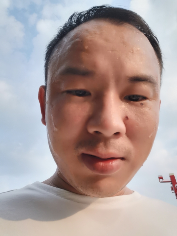 唐老鸭的第一张照片--信阳相亲服务中心