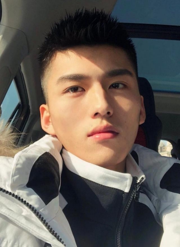 飞翔的第一张照片--信阳相亲服务中心