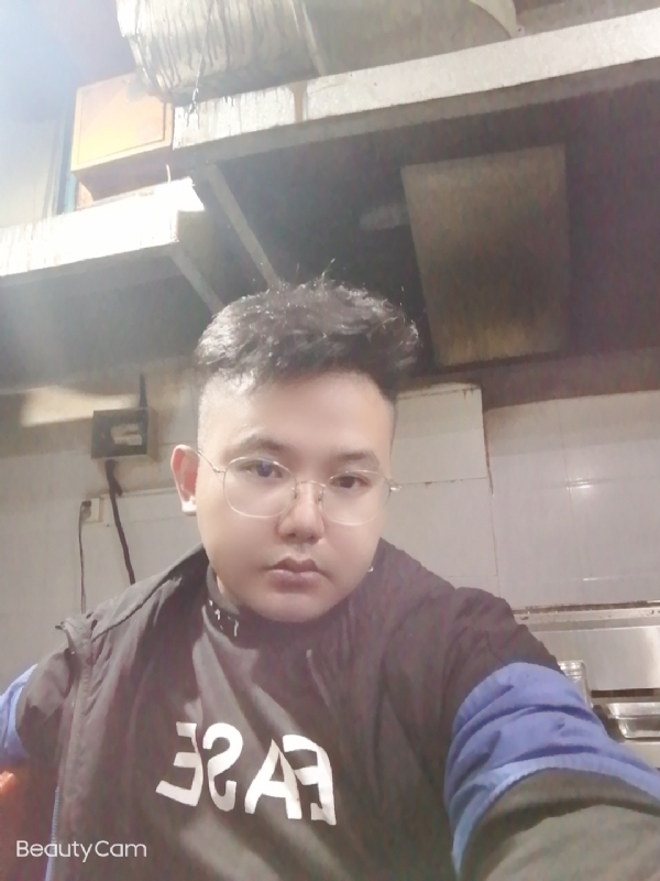 棒哥的第二张照片--信阳相亲服务中心
