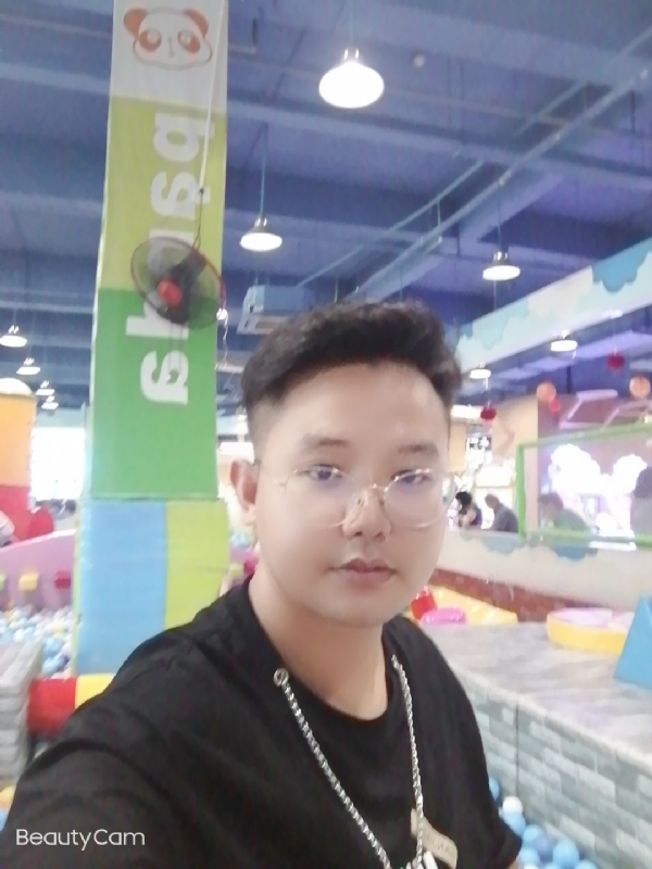 棒哥的第三张照片--信阳相亲服务中心