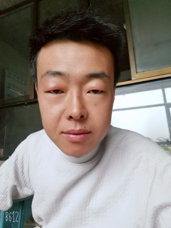 缺爱80后的第一张照片--信阳相亲服务中心