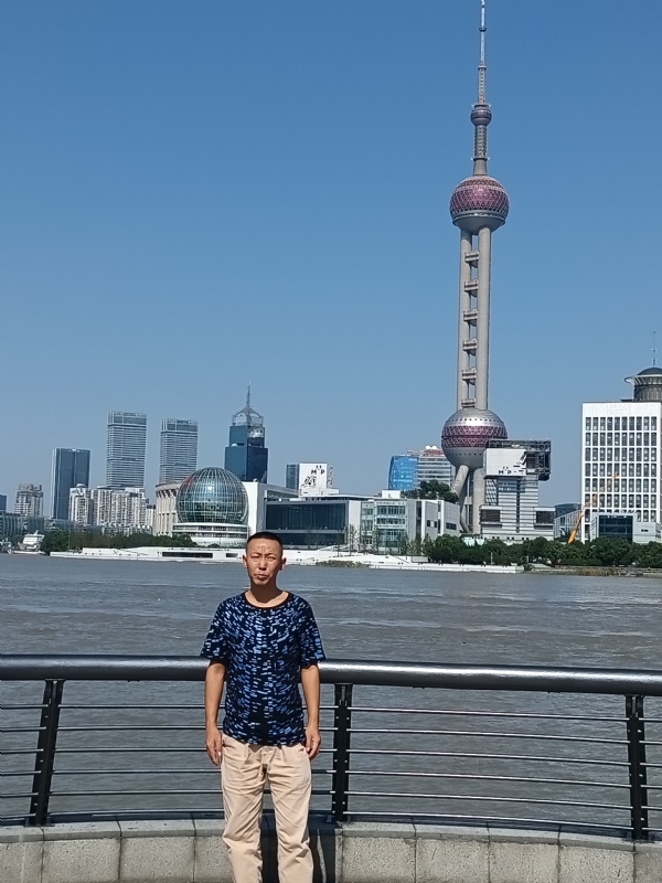 伪装浪漫的第一张照片--信阳相亲服务中心