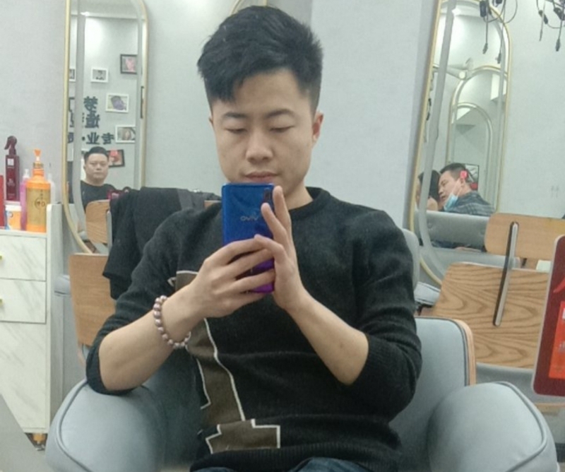 无法自拔的第一张照片--信阳相亲服务中心