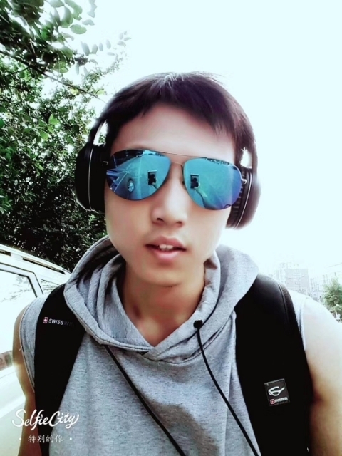失意的人的第一张照片--信阳相亲服务中心