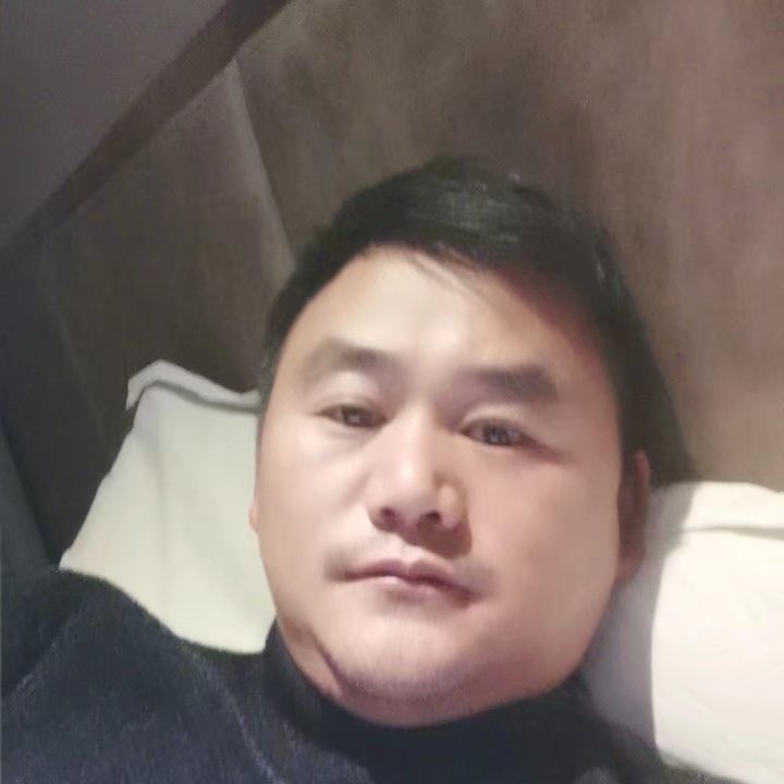 奔跑的第四张照片--信阳相亲服务中心