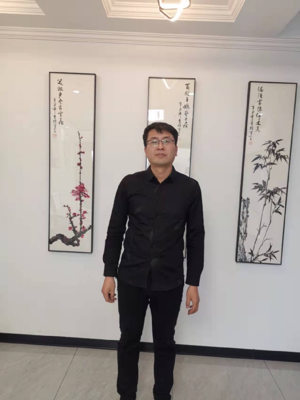 情义比天高的第一张照片--信阳相亲服务中心