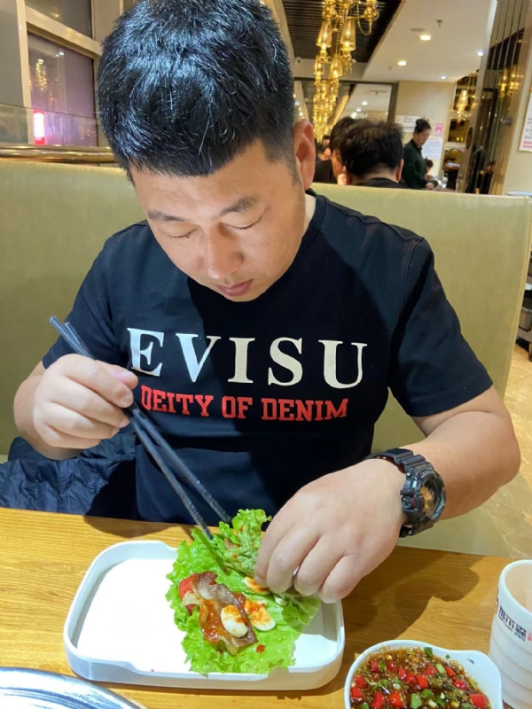 砒霜的第一张照片--信阳相亲服务中心