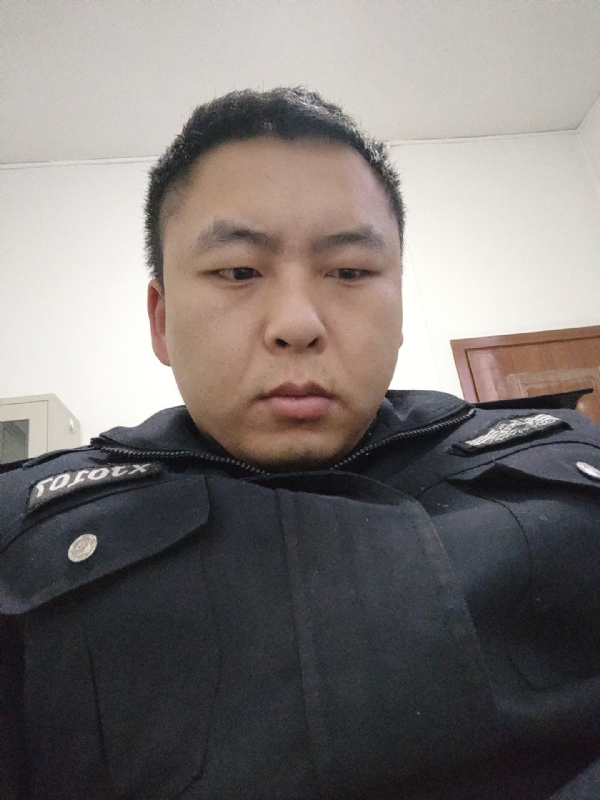 好纠结的第一张照片--信阳相亲服务中心