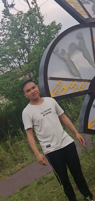 愉快的阳光的第一张照片--信阳相亲服务中心
