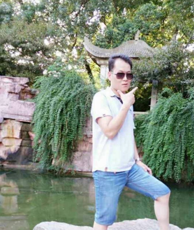 随缘的第一张照片--信阳相亲服务中心