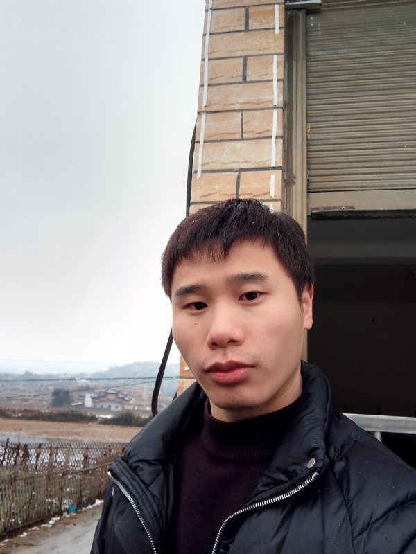 银色的羽翼的第一张照片--信阳相亲服务中心
