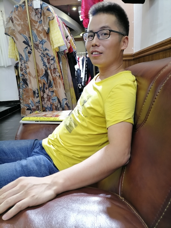 汪顺鹏的第一张照片--信阳相亲服务中心