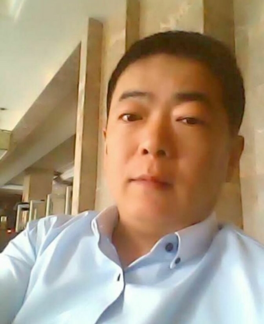 落叶随风的第一张照片--信阳相亲服务中心
