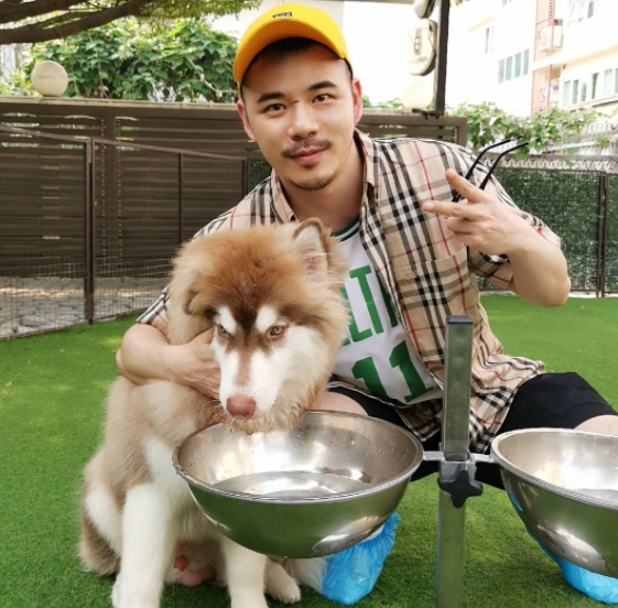 坚持的第一张照片--信阳相亲服务中心