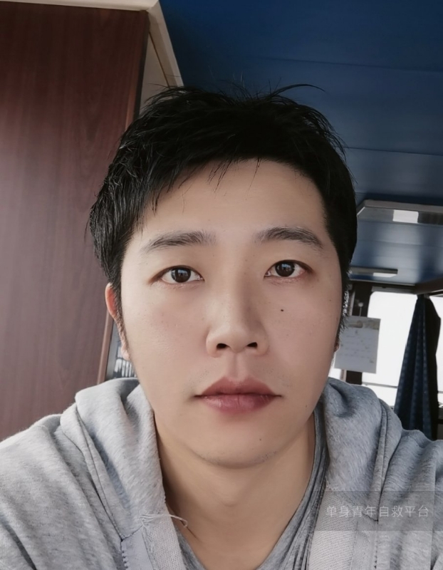 不太帅的男人的第一张照片--信阳相亲服务中心